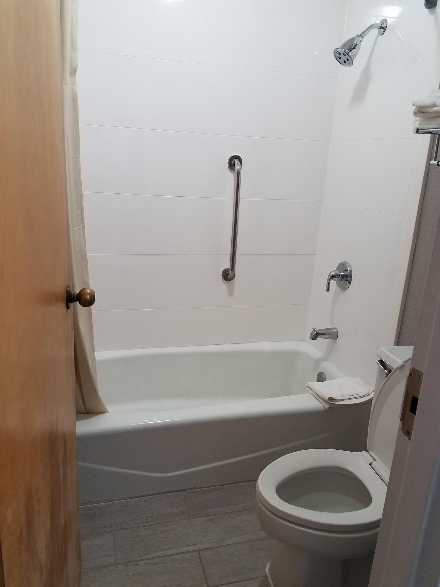 Quality Inn Емпория Екстериор снимка