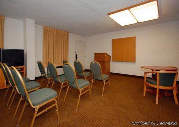 Quality Inn Емпория Екстериор снимка